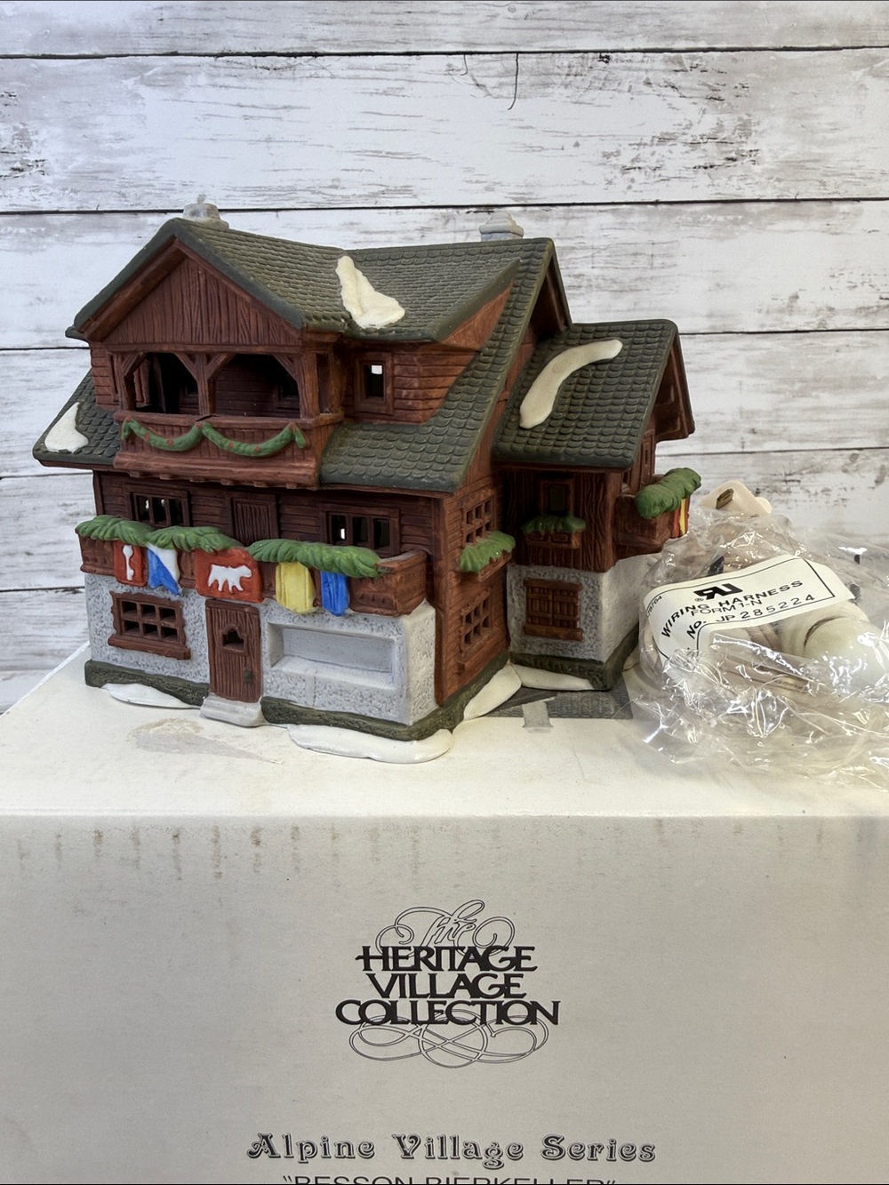 Department 56 BESSON BIERKELLER Alpine Village Christmas series